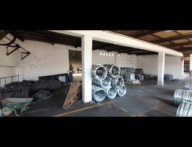 2,065M² WAREHOUSE RENTED IN SIDWELL